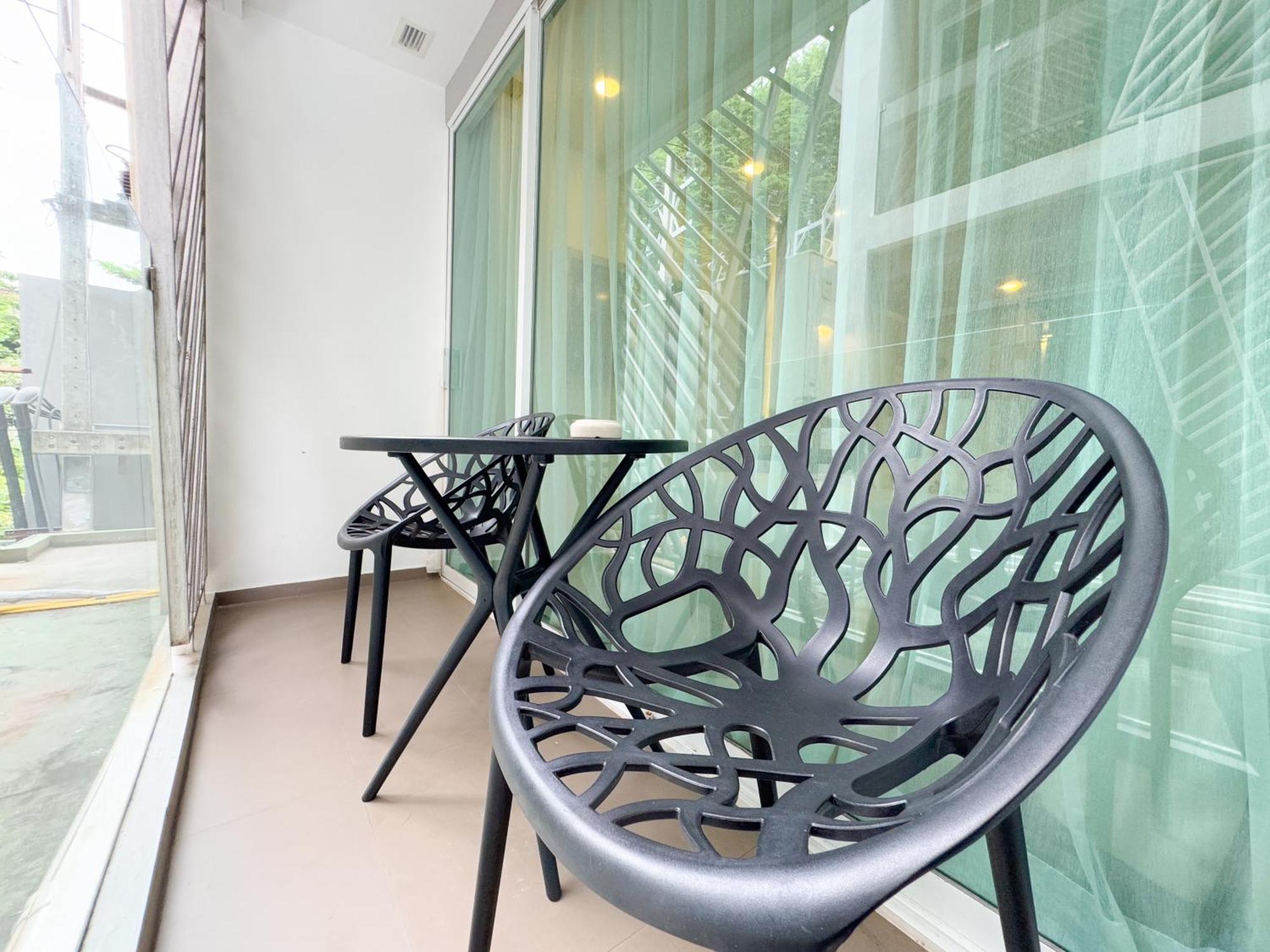 Clarian Hotel Beach Patong Exterior photo
